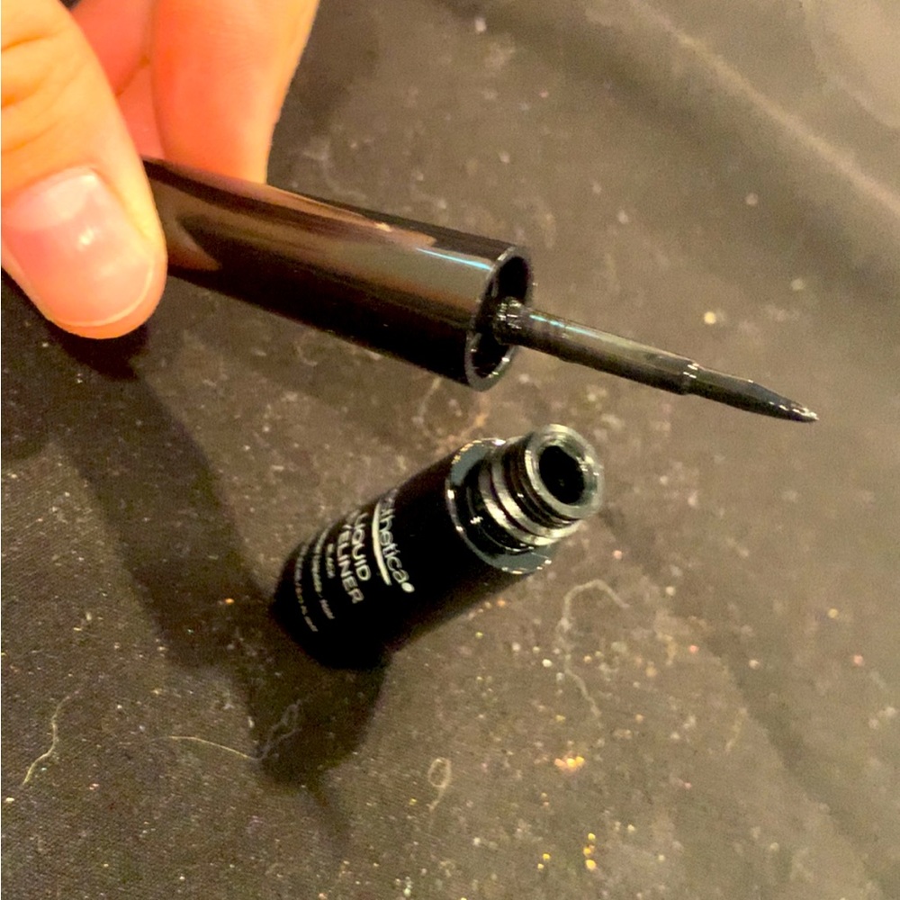 Black Liquid Eyeliner